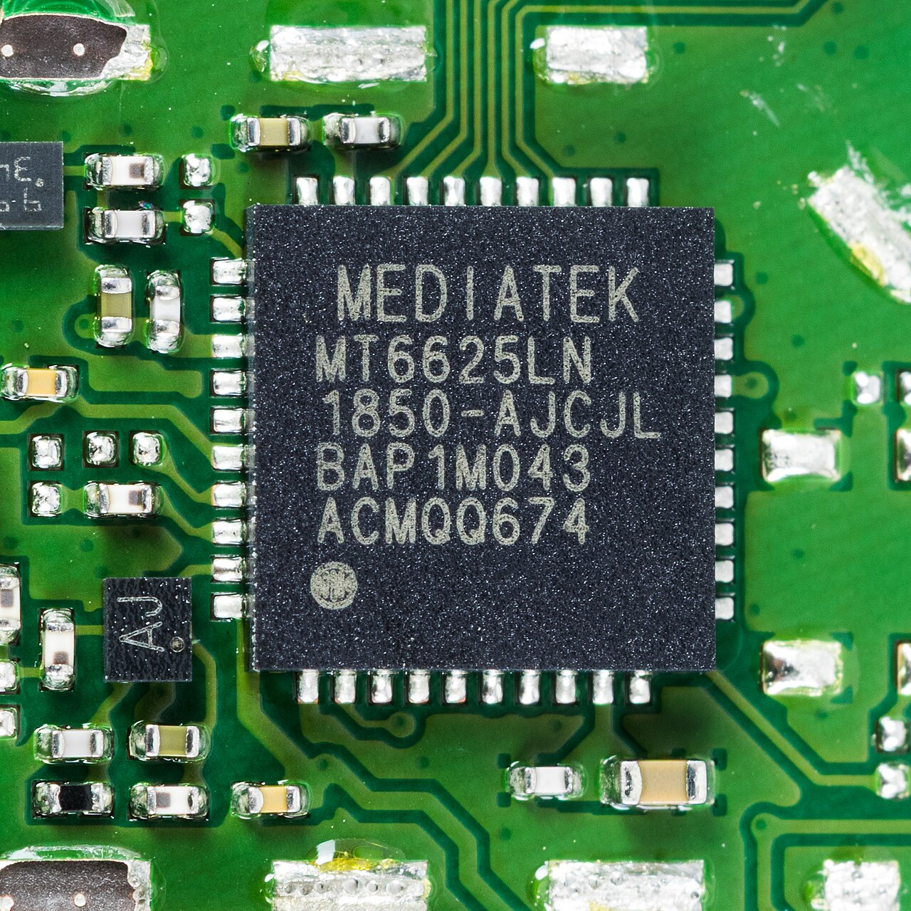 Placa com chip MediaTek. Para falar com ele em modo BROM, o PC precisa do driver VCOM.