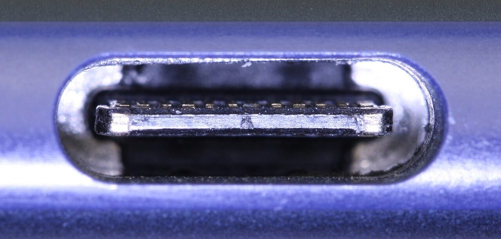 Telemóvel não carrega: diagnóstico do conector ao IC de carga