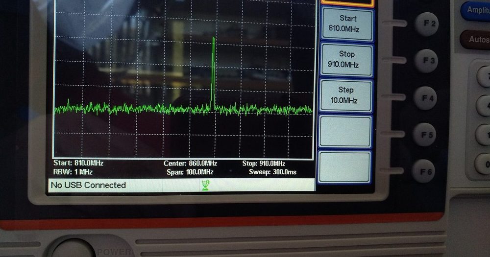 Frequência e banda, porque 700 MHz entra em casa e 3.5 GHz fica à porta