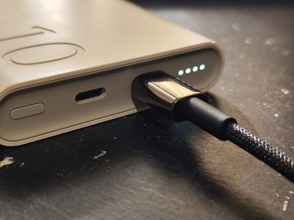 Cabo e porta USB certos para não falhar o flash