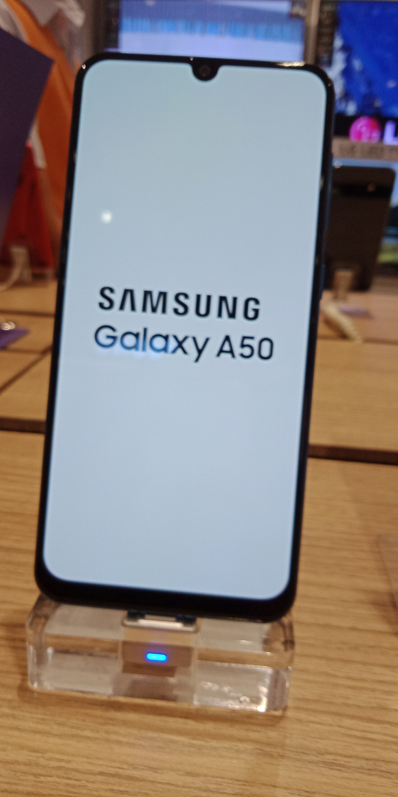 Samsung Galaxy A50. O driver serve para todos os Galaxy recentes.